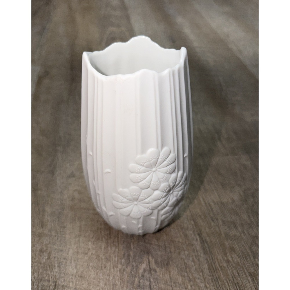 Vtg 70s White Ceramic Bisque Vase Kaiser West Germany Raised Floral Design
